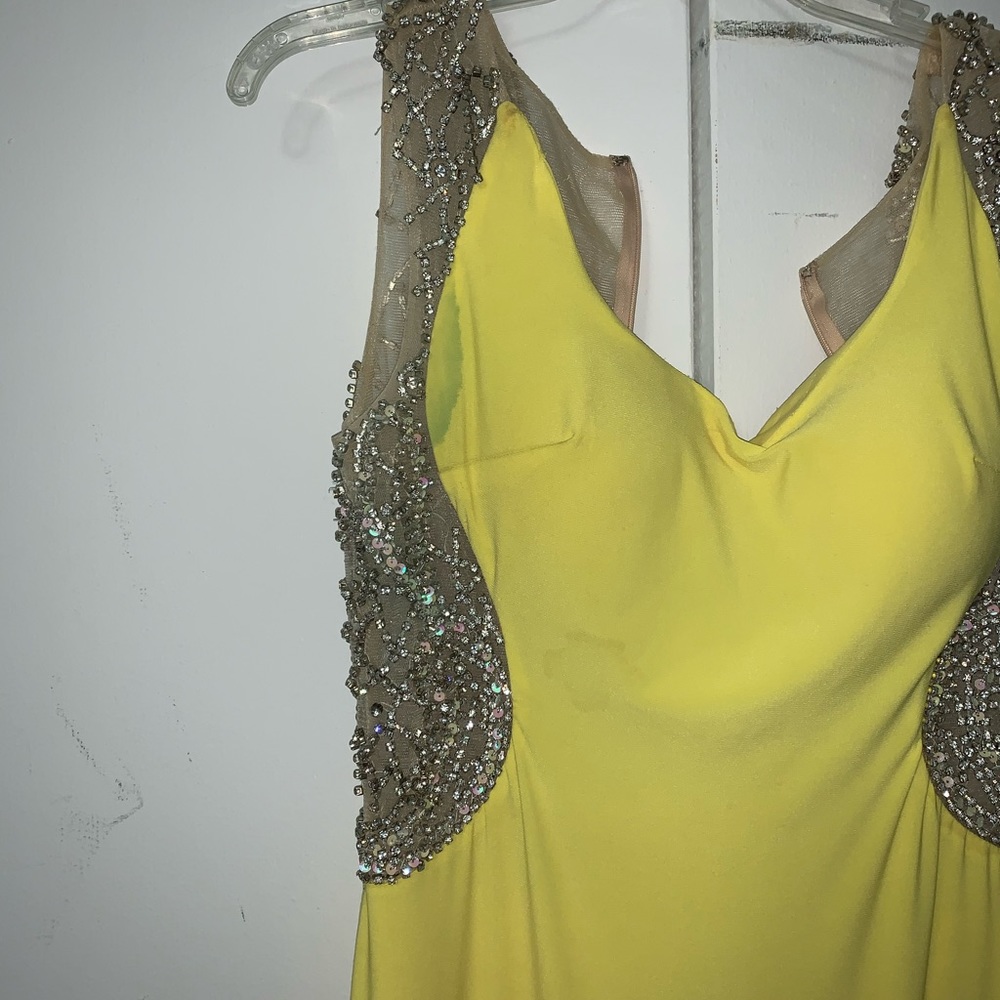 Yellow Dress - Picture 4 of 5